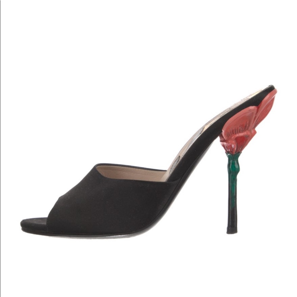 Prada vintage heels 💕